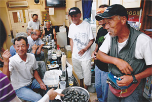 村櫛酒販売所に集う仲間達